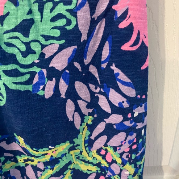 Lily Pulitzer sleeveless top! Sz Xs! Coral print and fish! Good condition! - Picture 5 of 5